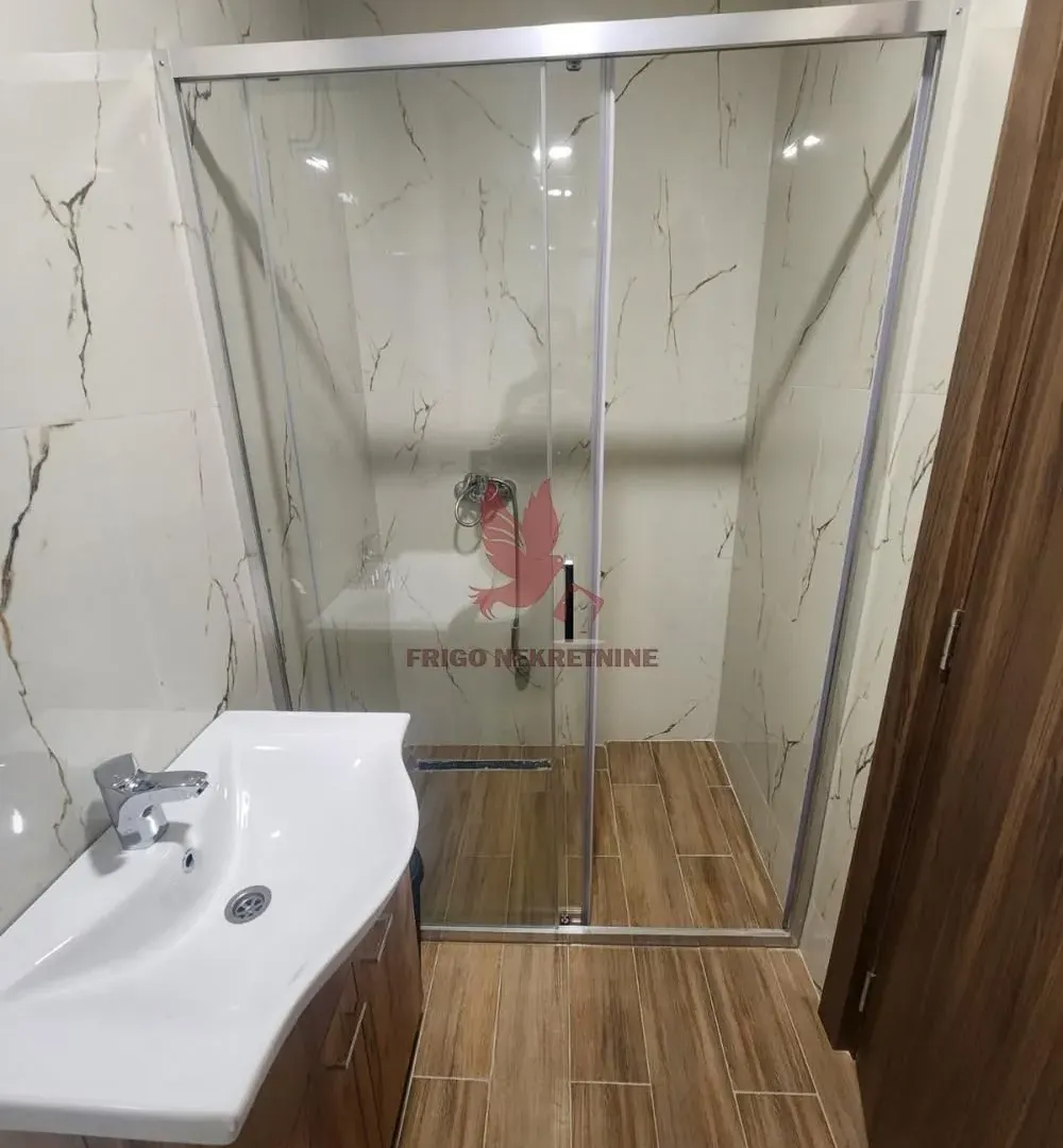 Prodaja, trosoban stan, 57m², Mladenovac, Beograd