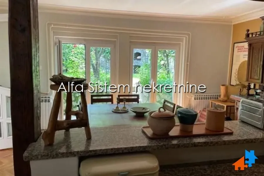Rent, apartment, 250m², Neimar, Vračar Sve Podlokacije