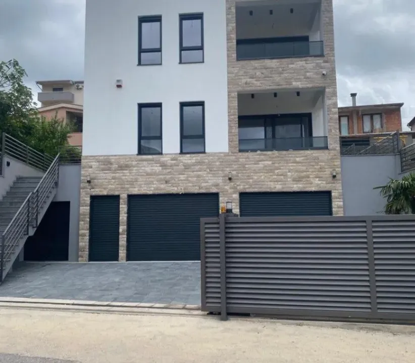 Sale, house, 400m², Bjeliši, Bar