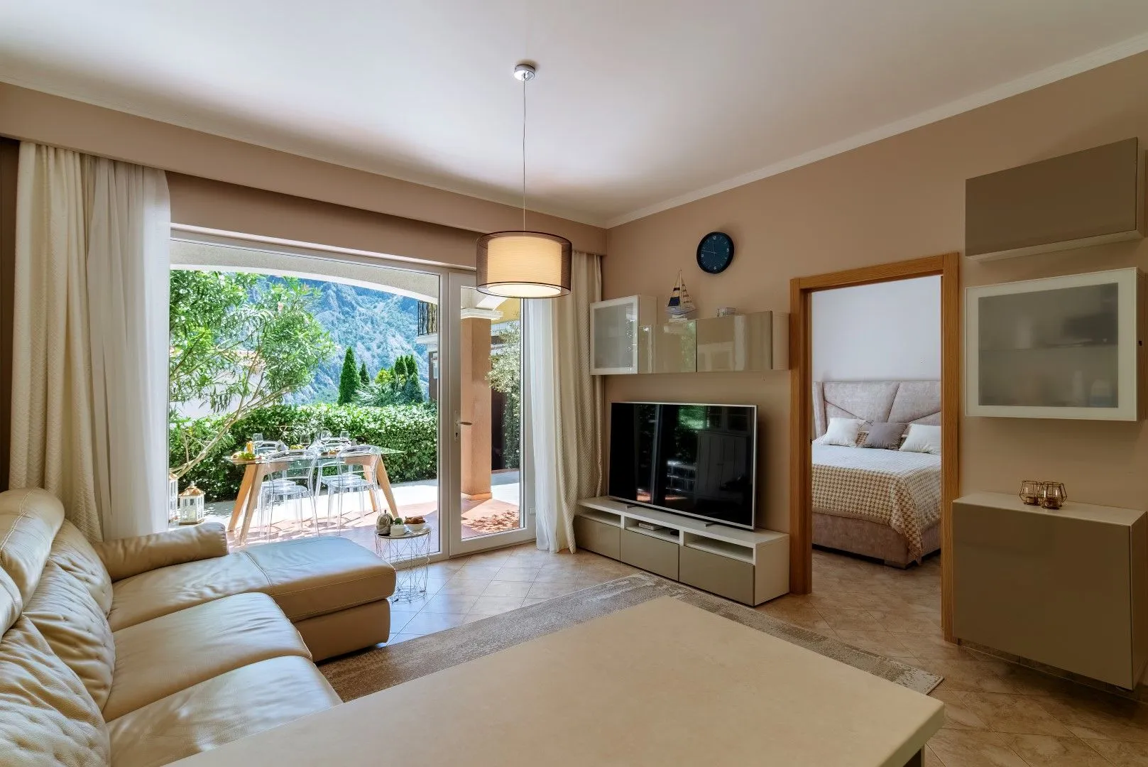 Prodaja, dvosoban stan, 68m², Orahovac, Kotor