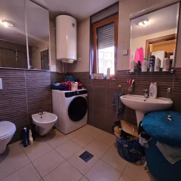 Prodaja, trosoban stan, 120m², Tološka šuma, Podgorica - image 17