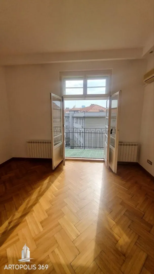 Izdavanje, poslovni prostor, 90m², Stari Grad, Beograd