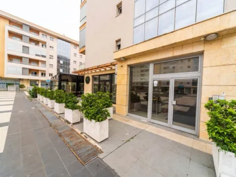 Daily-rent, studio apartment, 33m², City Kvart, Podgorica - image 9