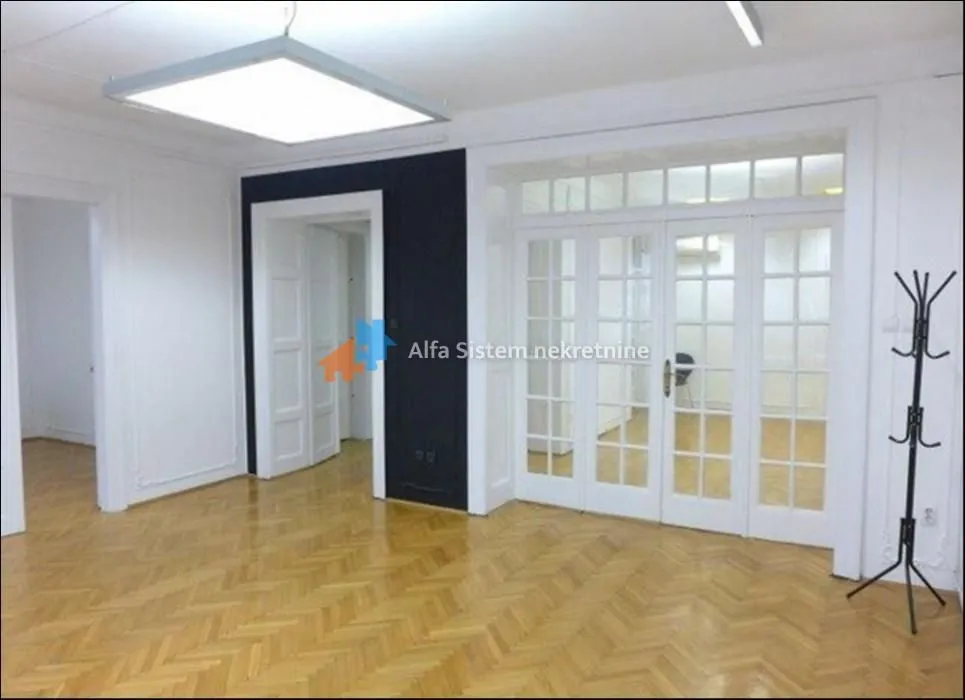 Izdavanje, četvorosoban stan, 120m², Stari Grad, Beograd