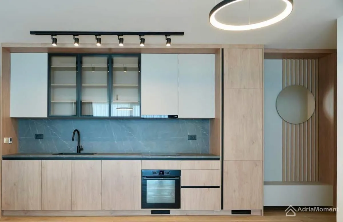 Sale, office space, 1800m², Lapčići, Budva