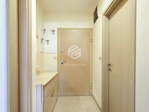 Izdavanje, jednosoban stan, 47m², City Kvart, Podgorica - image 9