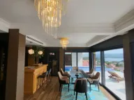 Izdavanje, kuća, 200m², Tivat, Crna Gora - image 11