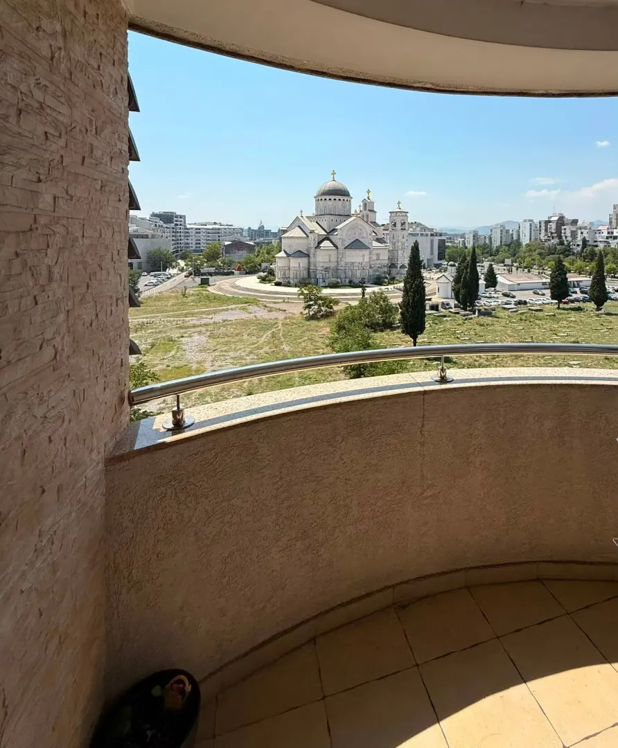 Izdavanje, dvosoban stan, 83m², Preko Morače, Podgorica