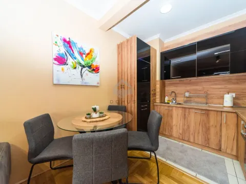 Rent, two bedroom apartment, 65m², City Kvart, Podgorica - image 4