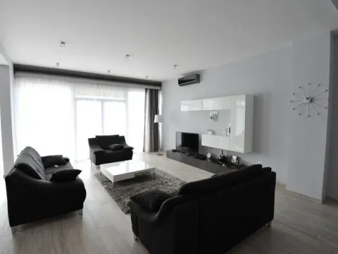 Prodaja, stan, 179m², Dobra Voda, Bar - image 10