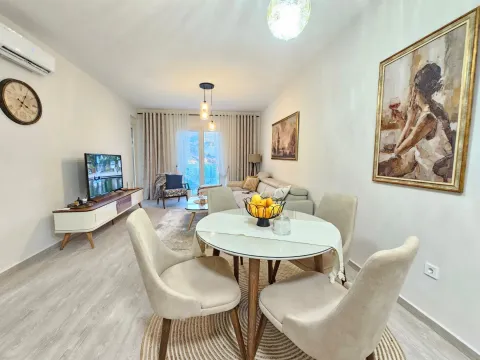 Rent, one bedroom apartment, 57m², Bečići, Budva - image 4