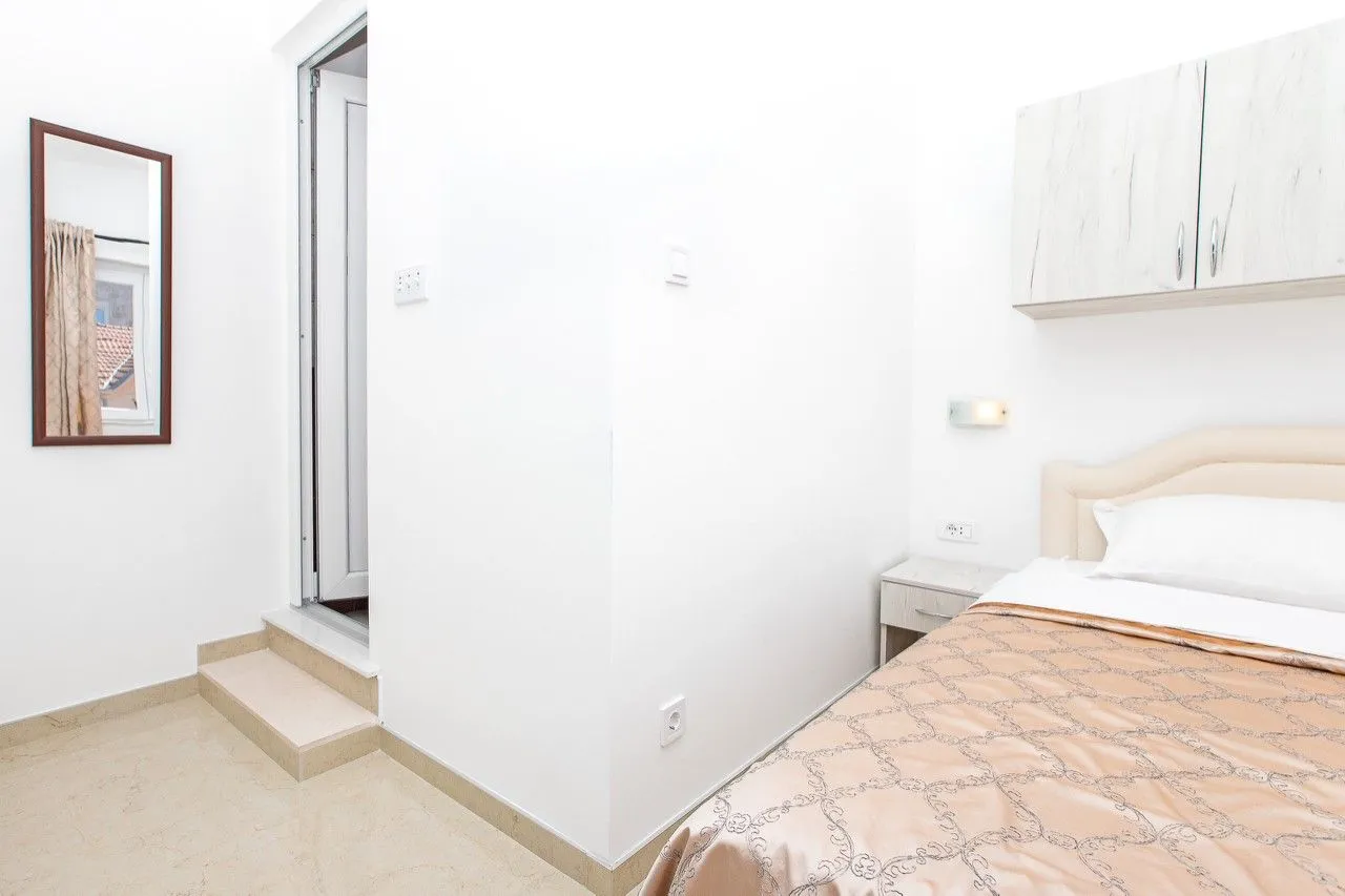 Rent, one bedroom apartment, 65m², Centar, Tivat