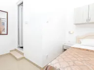 Izdavanje, jednosoban stan, 65m², Centar, Tivat - image 13