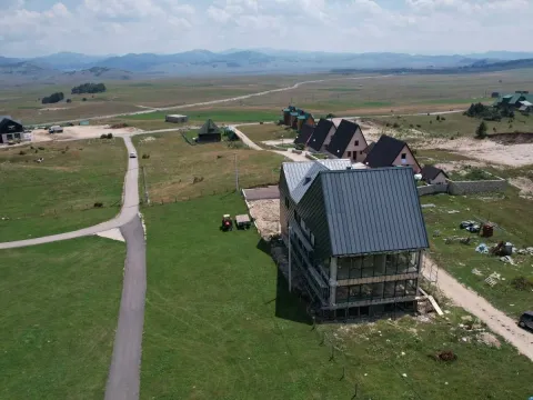 Prodaja, jednosoban stan, 48m², Žabljak, Crna Gora - image 41