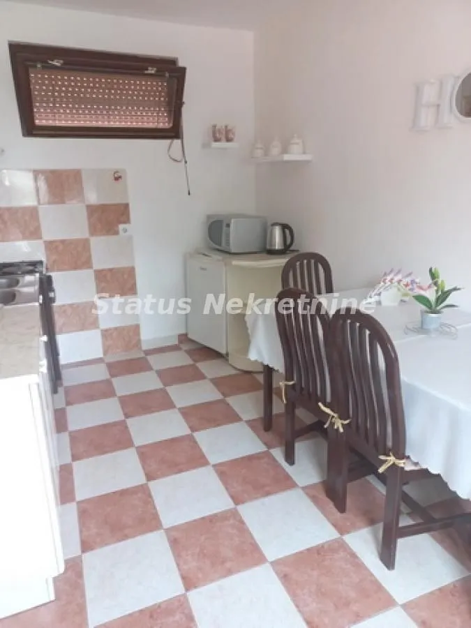 Prodaja, kuća, 170m², Salajka, Novi Sad Sve Podlokacije