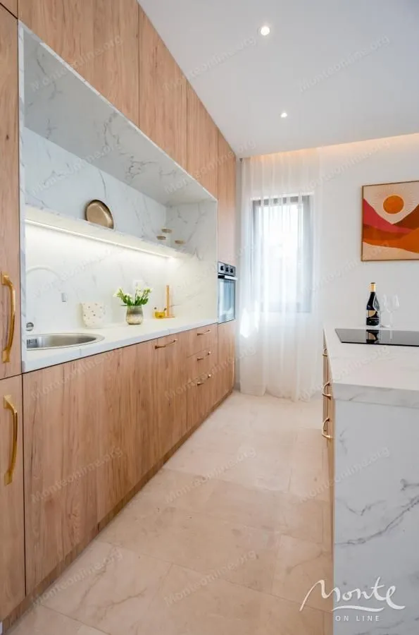 Prodaja, kuća, 250m², Mrčevac, Tivat