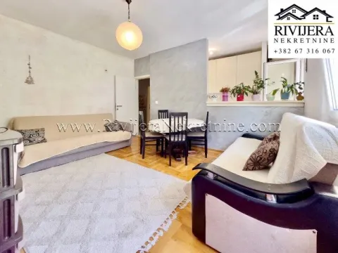 Prodaja, dvosoban stan, 59m², Dobrota, Kotor