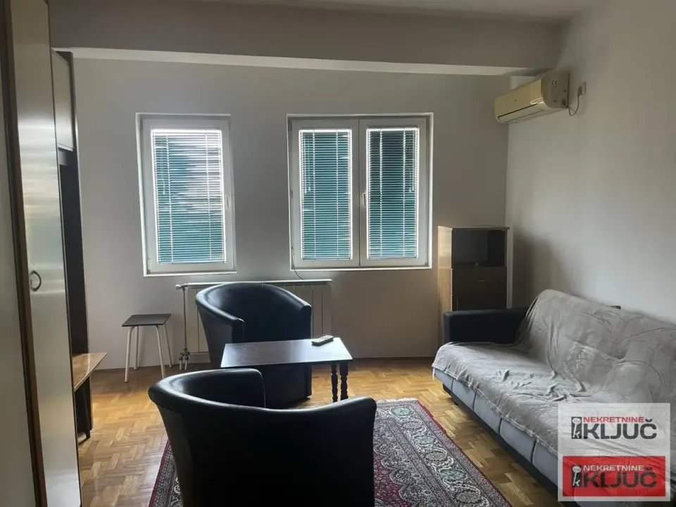Izdavanje, garsonjera, 24m², Novi Sad, Srbija