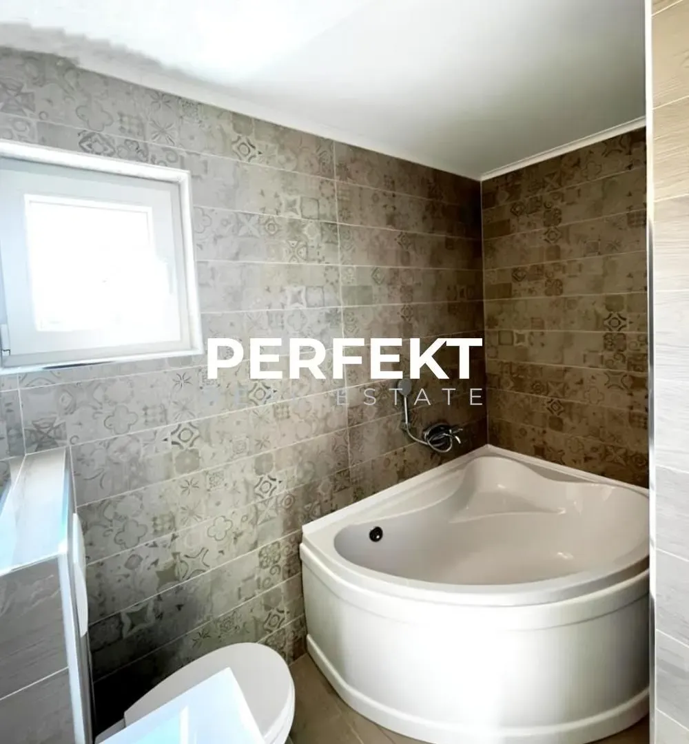 Prodaja, trosoban stan, 105m², Centar, Pančevo