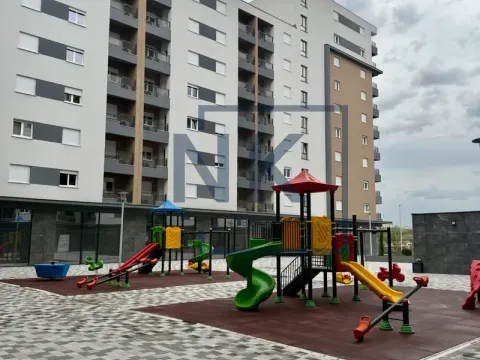 Prodaja, trosoban stan, 106m², Stari Aerodrom, Podgorica - image 15