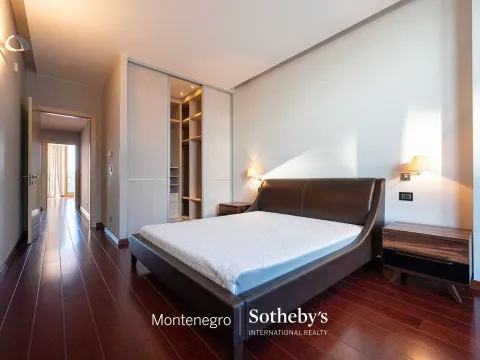 Rent, three bedroom apartment, 204m², Kod Capital Plaze, Podgorica - image 23
