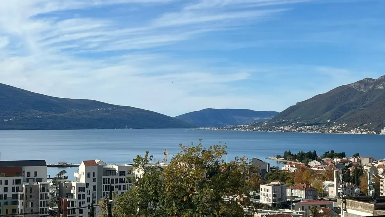 Sale, four bedroom apartment, 126m², Tivat, Crna Gora