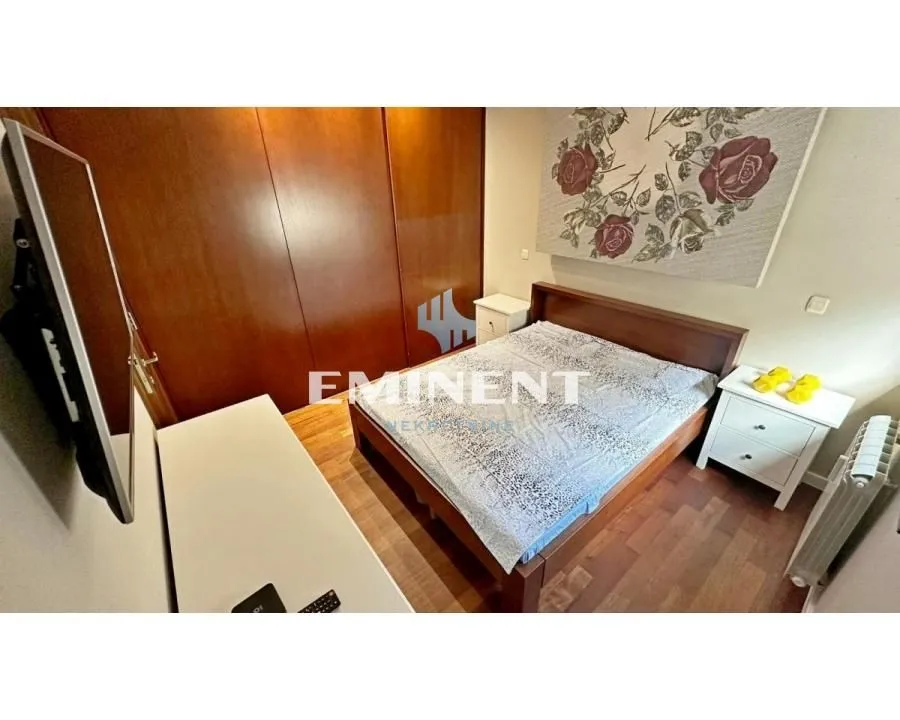 Izdavanje, dvosoban stan, 64m², Vračar Hram, Vračar Sve Podlokacije