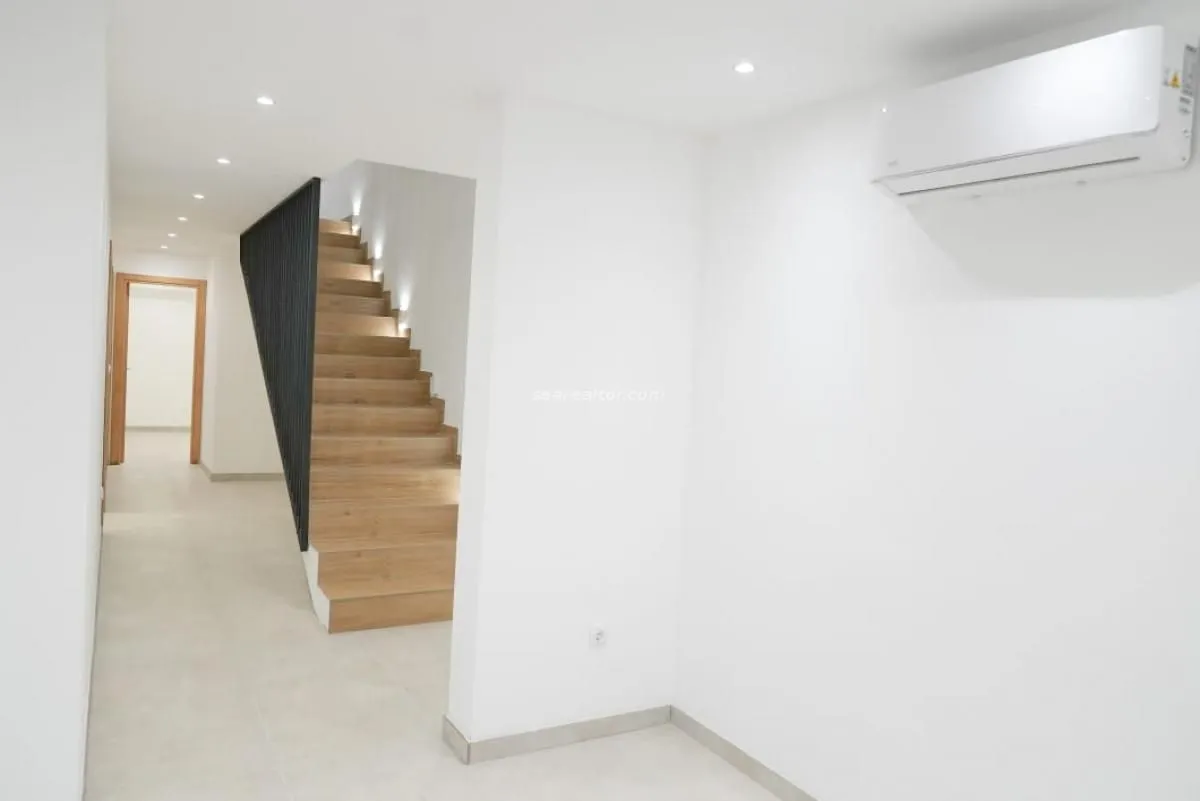 Sale, house, 420m², Blizikuće, Budva