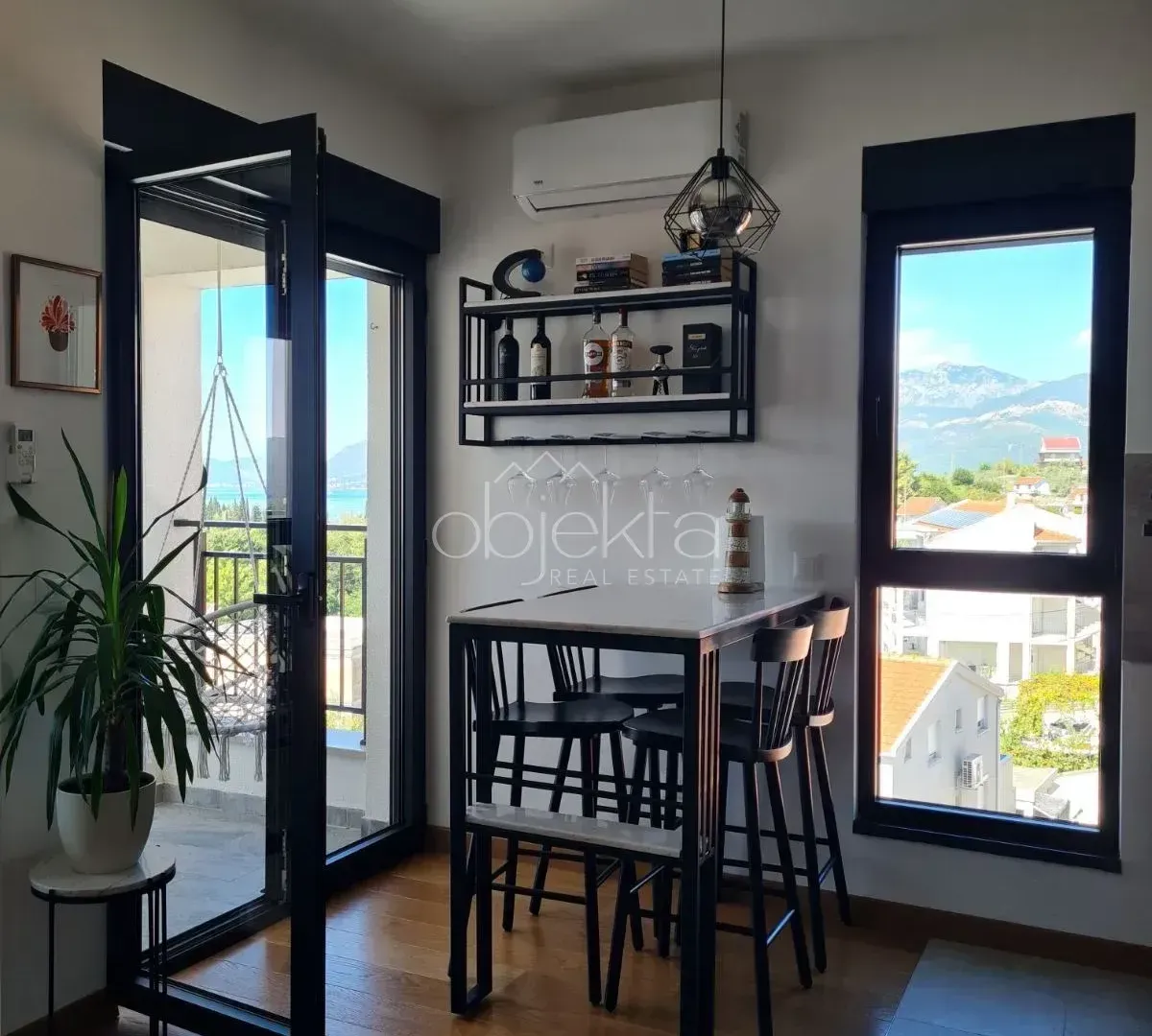 Izdavanje, stan, 47m², Tivat, Crna Gora