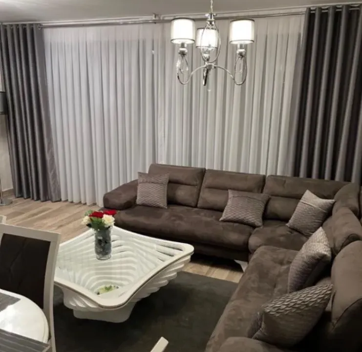 Izdavanje, dvosoban stan, 78m², Sveti Stefan, Budva