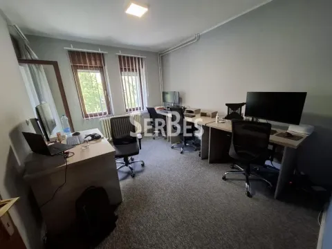 Izdavanje, četvorosoban stan, 120m², Grbavica, Novi Sad Sve Podlokacije - image 8