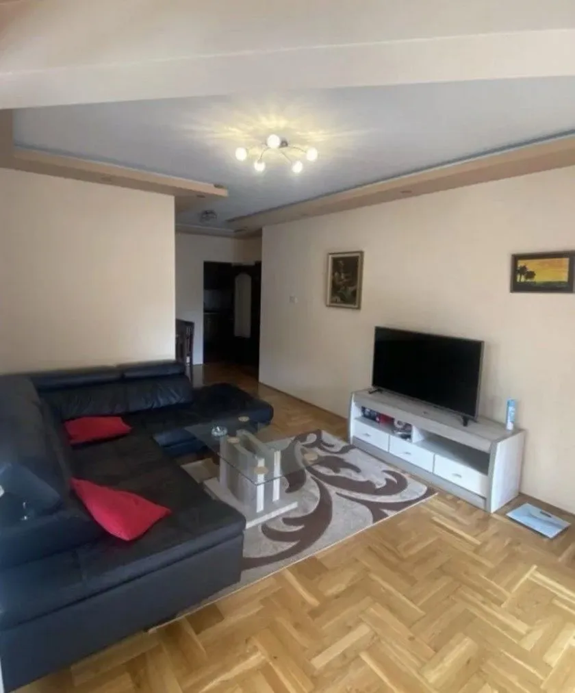Izdavanje, dvosoban stan, 63m², Krivi Most, Podgorica