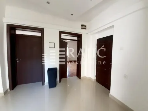 Rent, two bedroom apartment, 60m², Stari Grad, Beograd - image 9