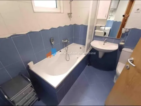 Rent, three bedroom apartment, 80m², Južni Bulevar, Vračar Sve Podlokacije - image 8