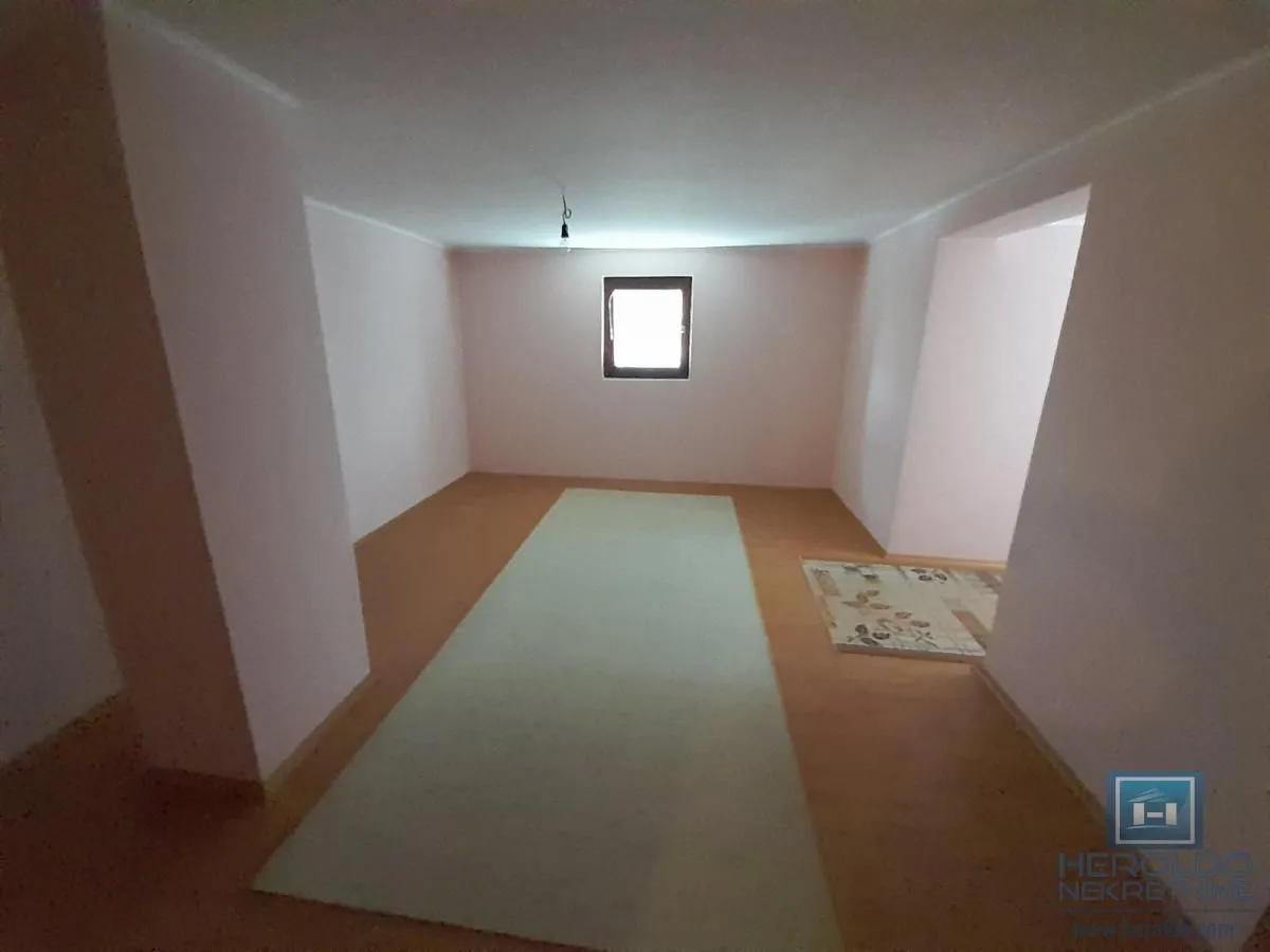 Sale, house, 180m², Centar, Ćuprija