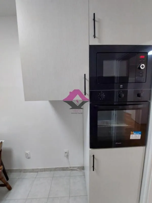 Izdavanje, trosoban stan, 68m², Poštanska Štedionica, Palilula Sve Podlokacije