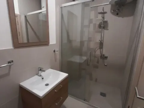 Izdavanje, jednosoban stan, 55m², Centar, Cetinje - image 6