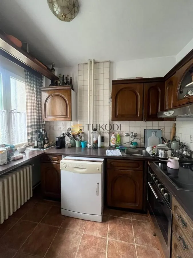 Prodaja, trosoban stan, 87m², Betanija, Novi Sad Sve Podlokacije