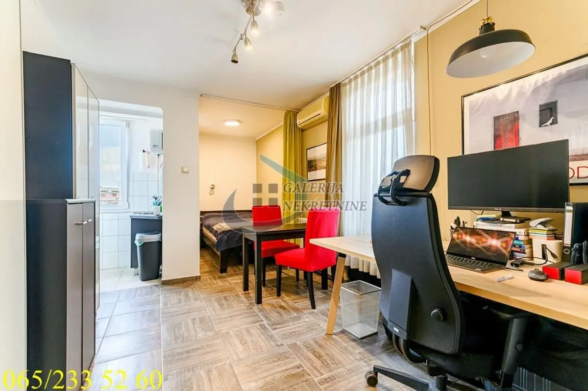 Prodaja, garsonjera, 24m², Stari Grad, Beograd