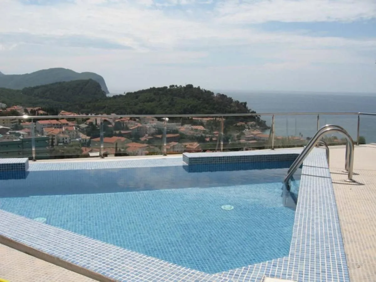 Prodaja, poslovni prostor, 137m², Petrovac, Budva