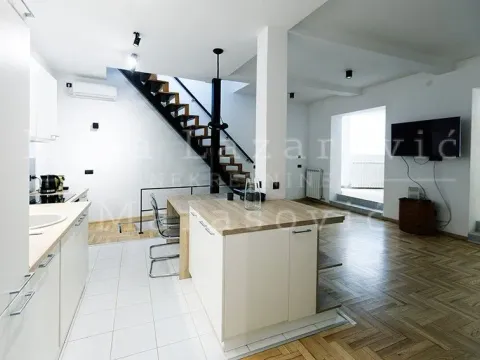 Prodaja, kuća, 204m², Stari Grad, Beograd - image 10