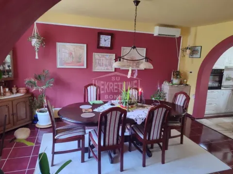 Prodaja, kuća, 214m², Aleksandrovo, Subotica - image 10