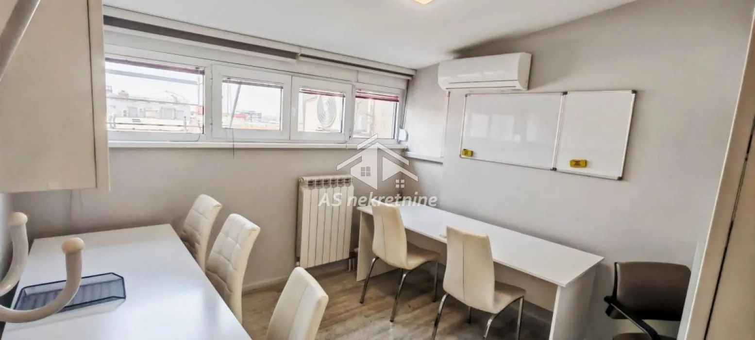 Prodaja, stan, 118m², Đeram Pijaca, Beograd