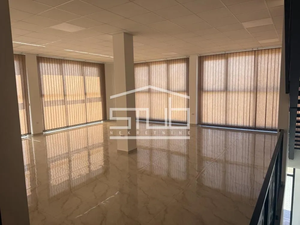 Rent, office space, 2750m², Zemun Ugrinovci, Zemun Sve Podlokacije
