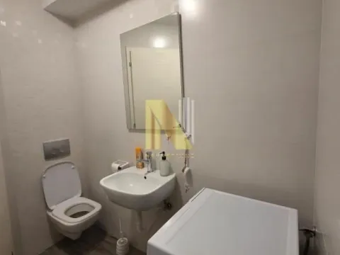 Izdavanje, trosoban stan, 86m², Centar, Novi Sad - image 10