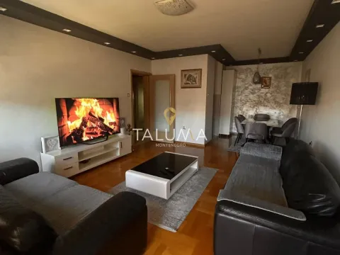 Izdavanje, dvosoban stan, 76m², Preko Morače, Podgorica