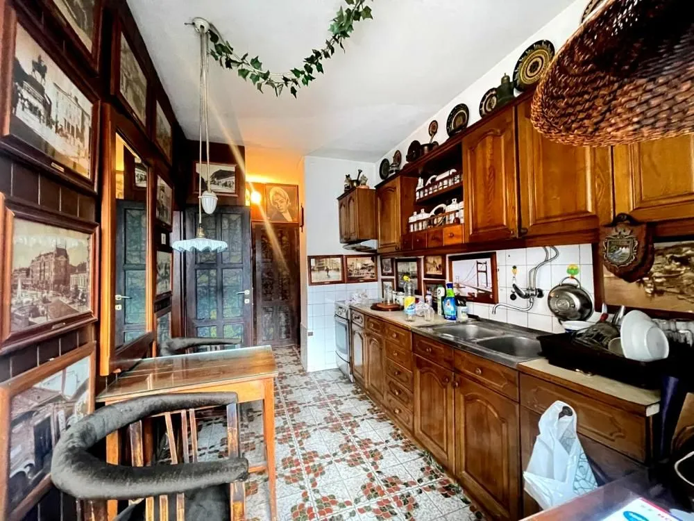 Prodaja, četvorosoban stan, 118m², Slavija, Vračar Sve Podlokacije