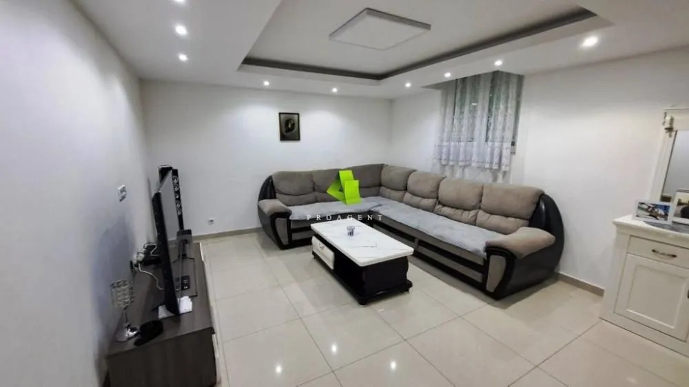 Izdavanje, kuća, 300m², Ledena Stena, Niš