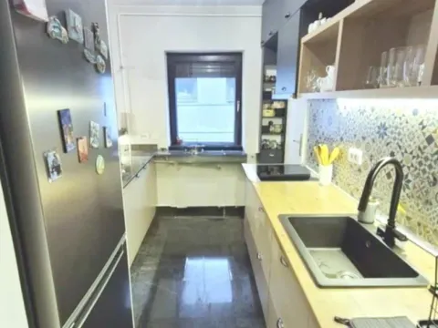 Izdavanje, trosoban stan, 96m², Banovo Brdo, Beograd - image 5