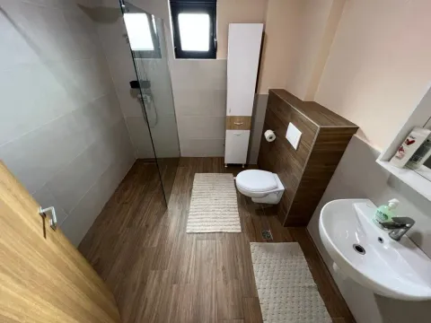 Izdavanje, dvosoban stan, 76m², Dalmatinska ulica, Podgorica - image 21